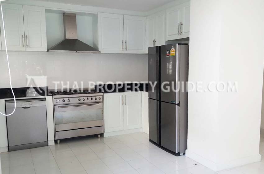 House with Private Pool in Nichada Thani 